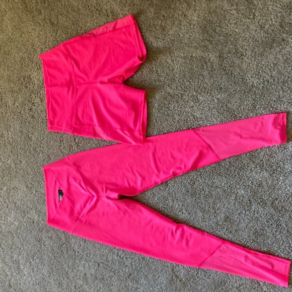 Beach Riot - Picture 1 of 8